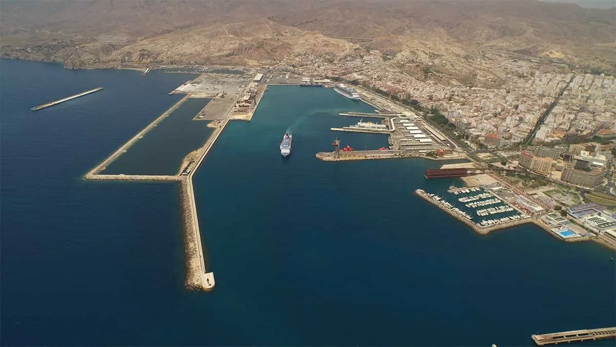Adjudicada la redacción del proyecto para mejorar el acceso al puerto de Almería
