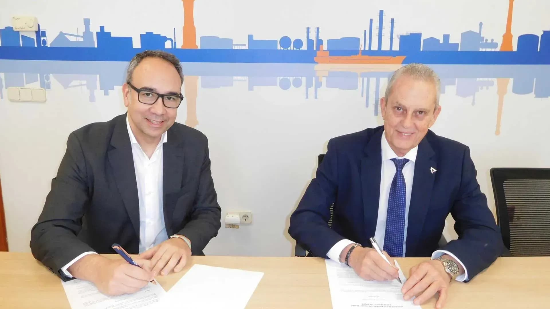La consultora tecnológica Inetum se incorpora como aliado estratégico de AIQBE para la transformación digital del polo industrial de Huelva