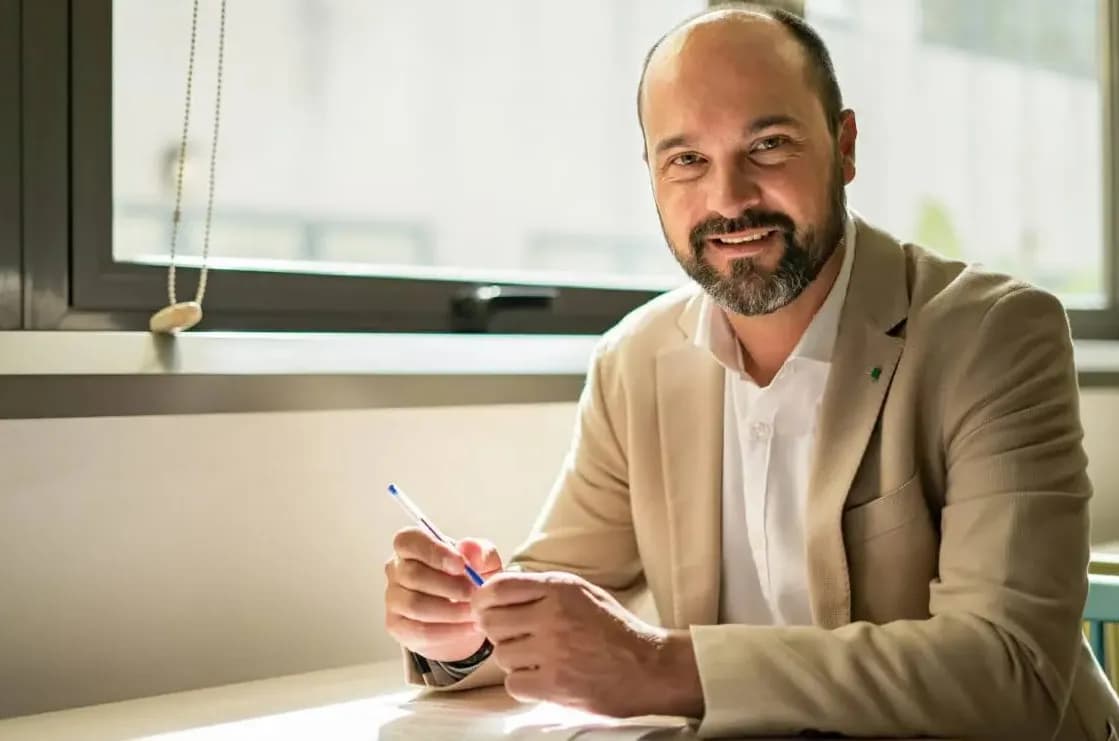 El alcalde de Los Barrios llama a la normalización de las relaciones laborales en Acerinox