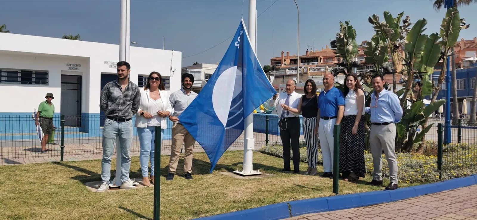 La playa de Getares luce de nuevo la Bandera Azul