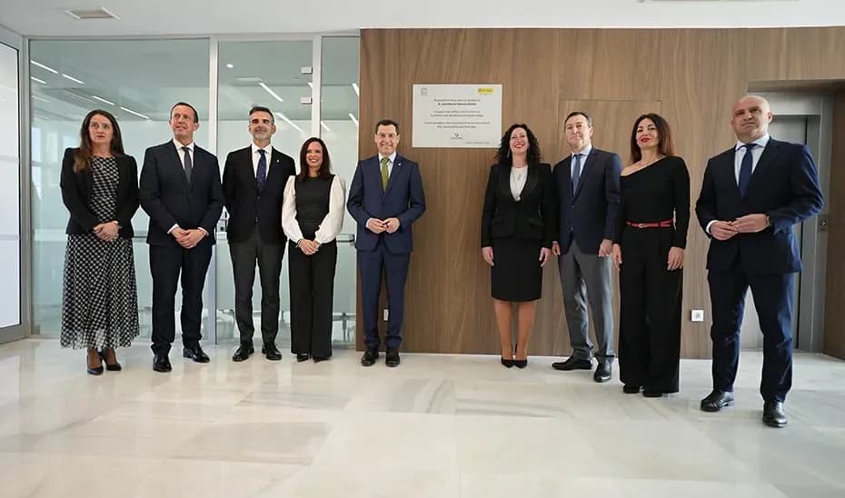 Juanma Moreno inaugura la primera fase del proyecto Puerto-Ciudad de Almería