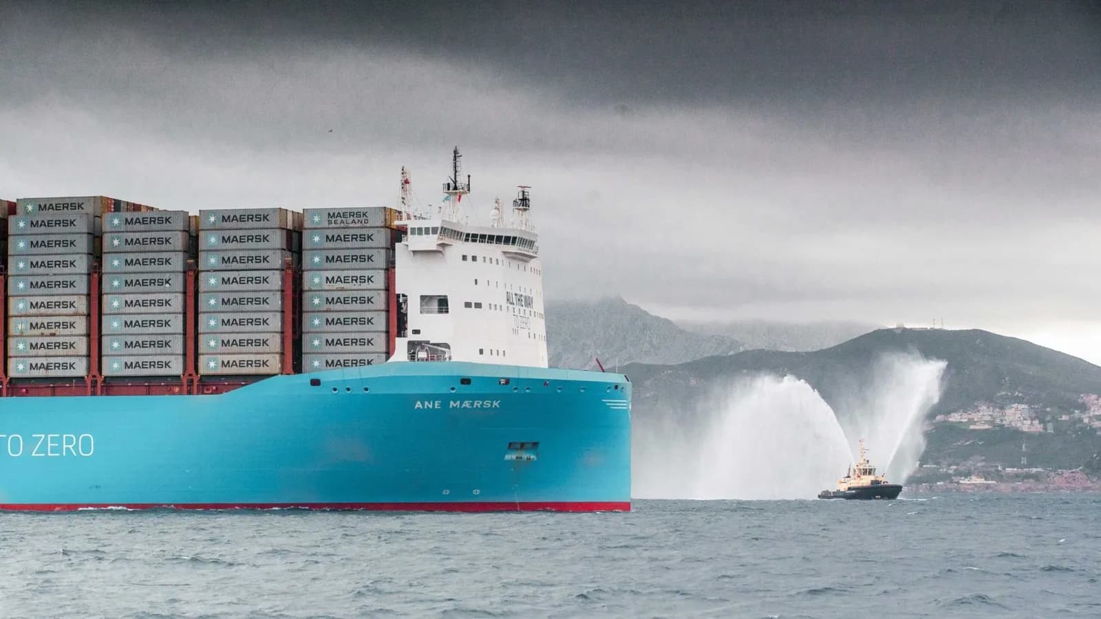 Maersk revisa al alza sus previsiones anuales pese a la crisis del mar Rojo y la congestión portuaria