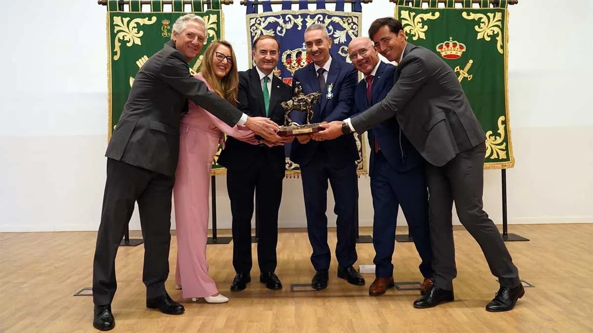 La Guardia Civil reconoce a la Autoridad Portuaria de la Bahía de Algeciras con el premio «Amigo de la Guardia Civil»