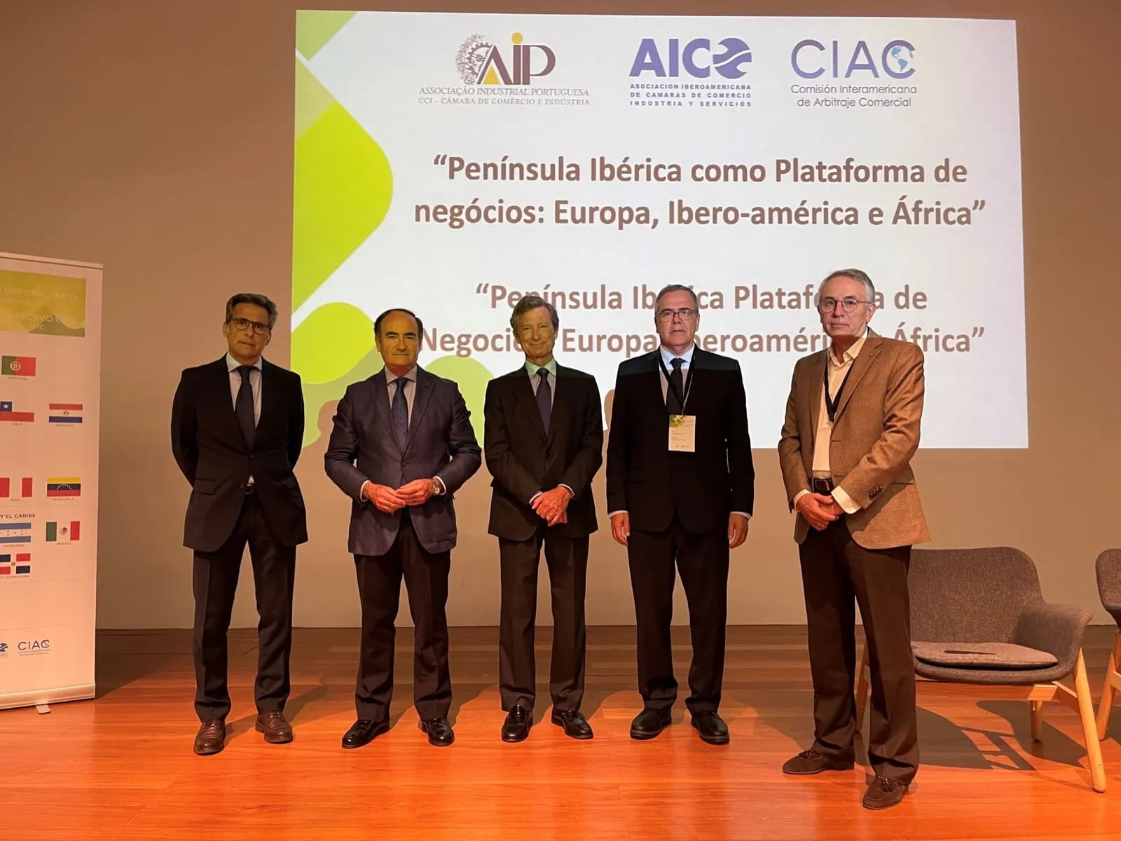 Gerardo Landaluce destaca los lazos comerciales de Algeciras con Iberoamérica y África en el 51º Congreso Directivo de AICO