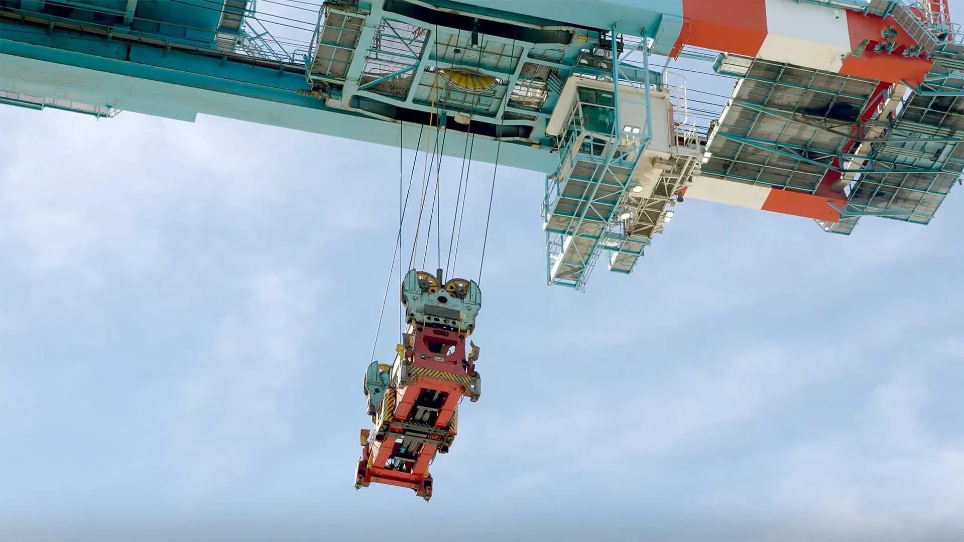 APM Terminals Algeciras desarrolla un sistema de monitorización del viento en tiempo real para optimizar las operaciones de la terminal