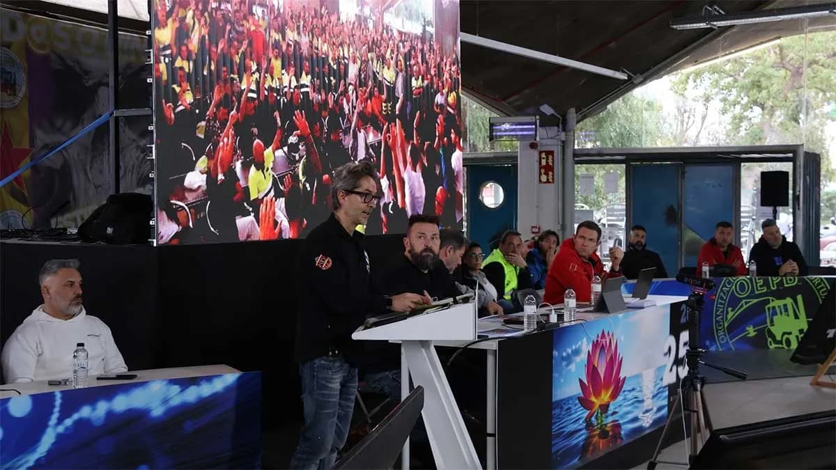 Los estibadores del puerto de Barcelona amplían su convenio colectivo y apuestan por la formación como eje del desarrollo portuario