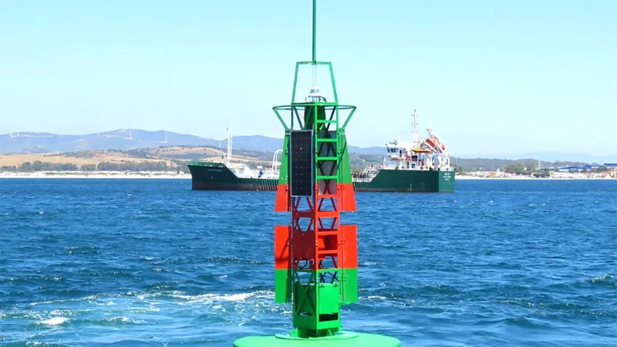 The Port Authority of the Bay of Algeciras tenders the supply of 30 navigation aid lanterns with IoT connectivity