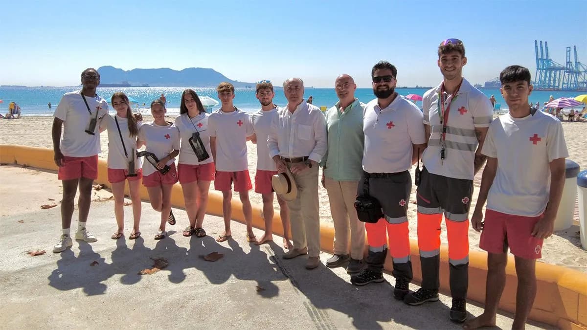 Cruz Roja Española, propuesta para gestionar el servicio de socorrismo y salvamento en las playas de Algeciras