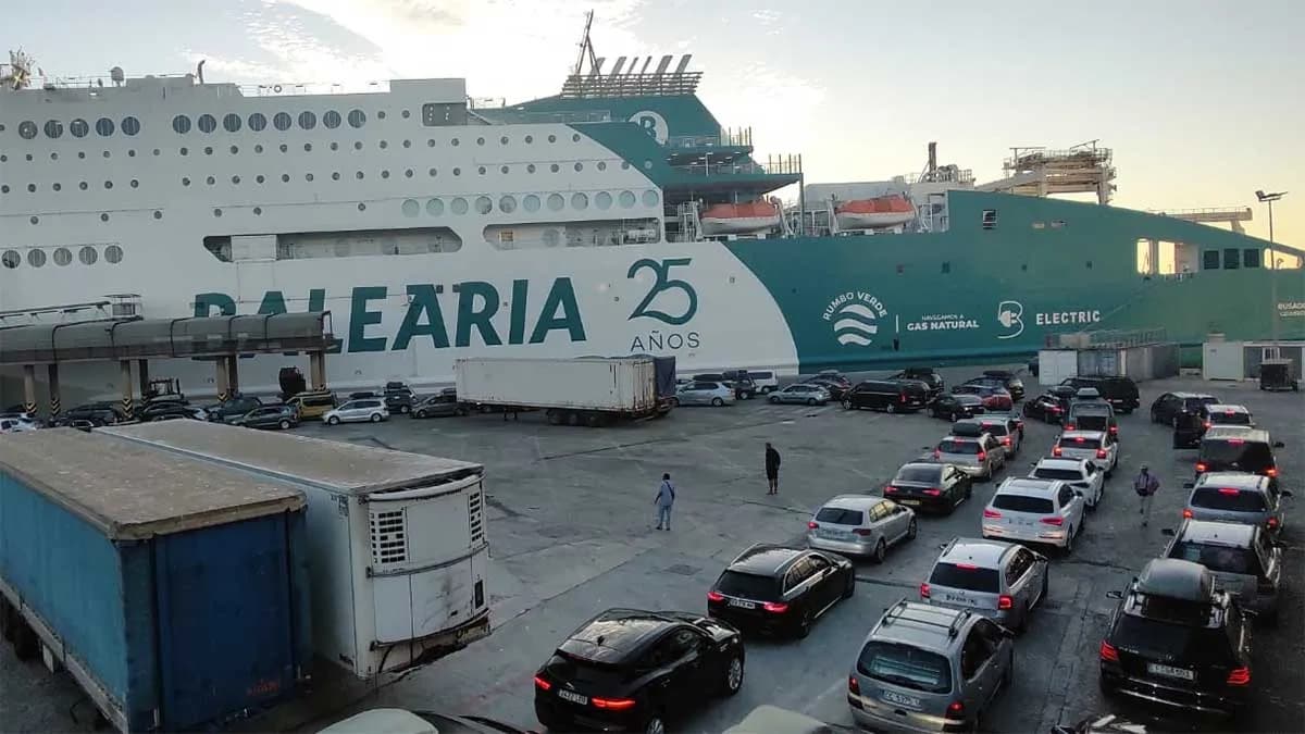 El Gobierno autoriza la licitación de las líneas marítimas entre Melilla y la Península por 78,7 millones de euros