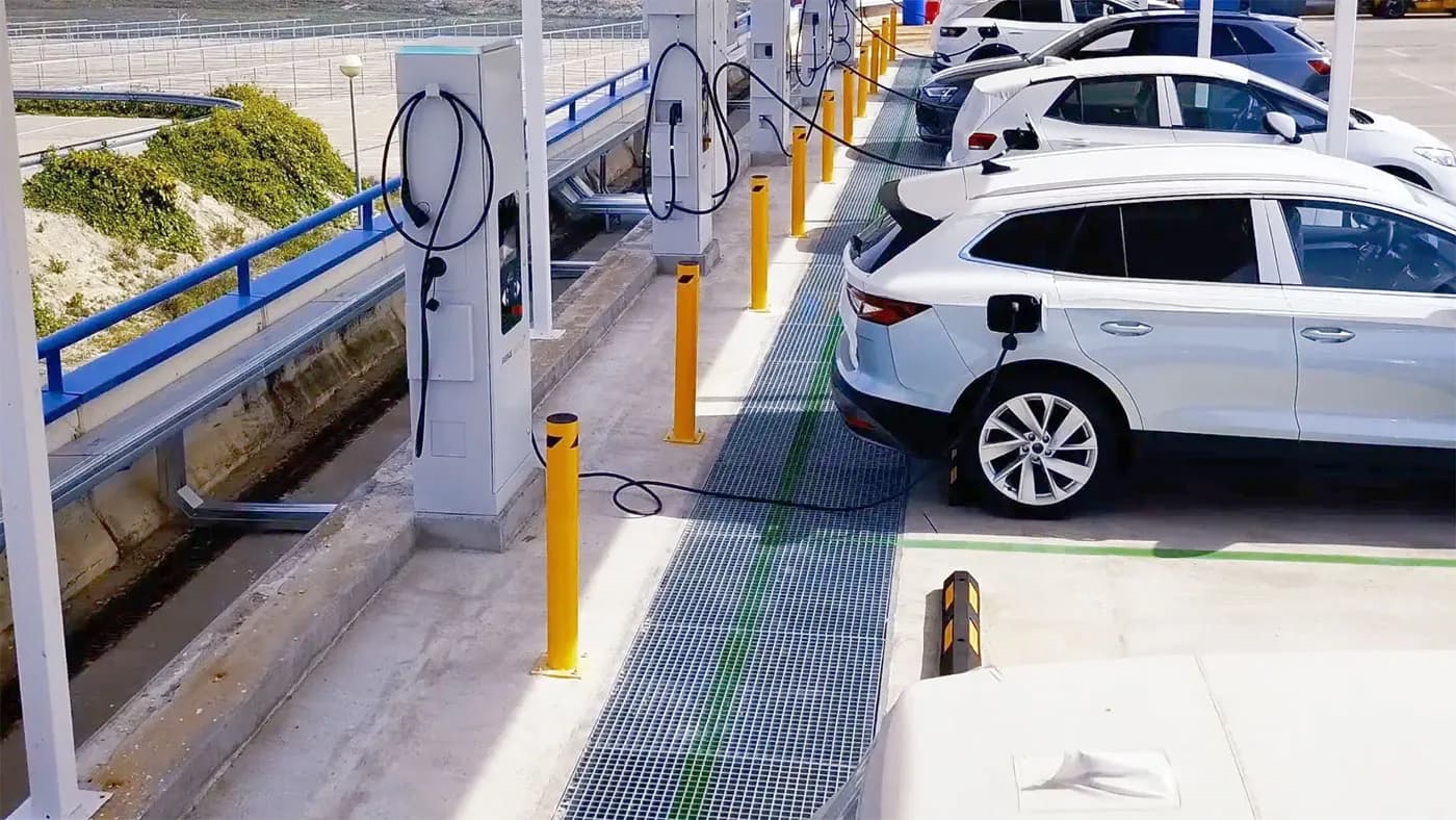 Bergé Gefco instala estaciones de carga eléctrica en sus centros logísticos