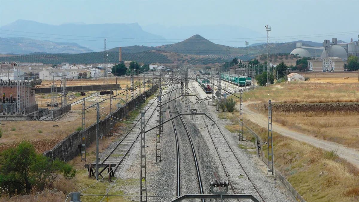 El alcalde de Algeciras reclama celeridad en las obras de modernización del tren Algeciras-Bobadilla