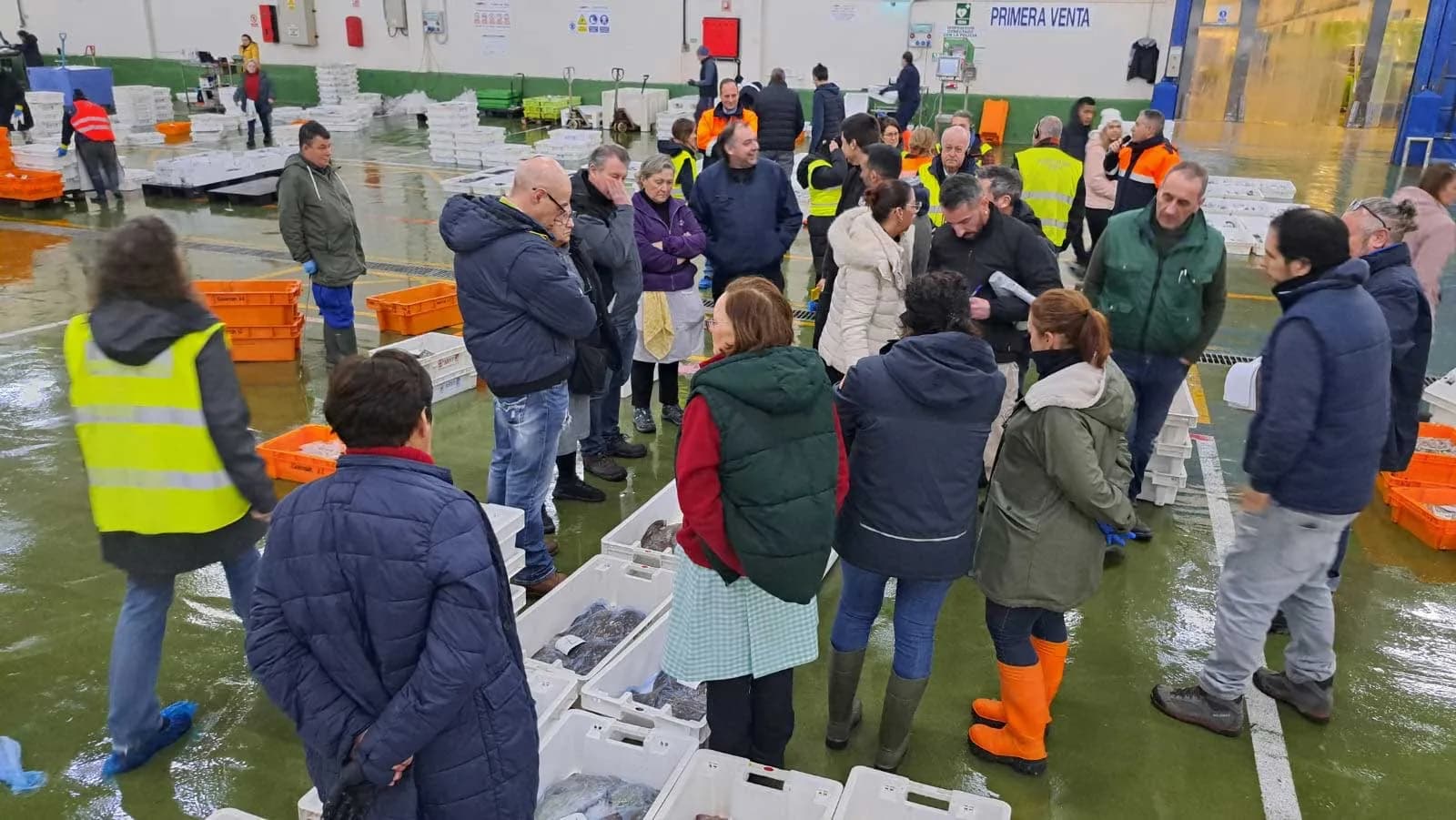Una delegación de la Bretaña Francesa visita el Puerto de Vigo para reforzar la cooperación pesquera