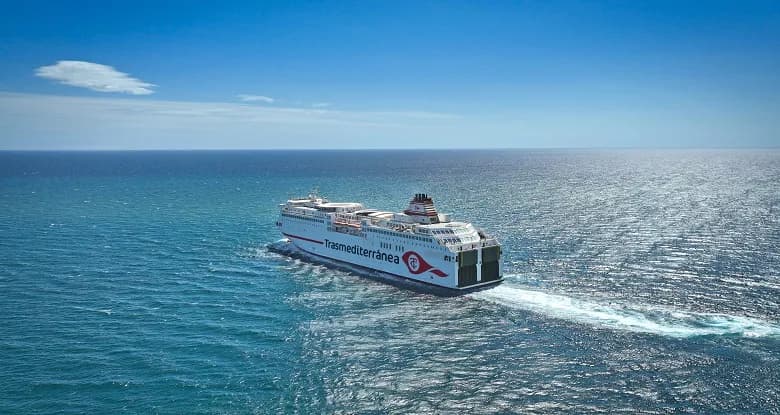 El Ministerio para la Transición Ecológica avala los esfuerzos de Naviera Armas Trasmediterránea en su estrategia de descarbonización