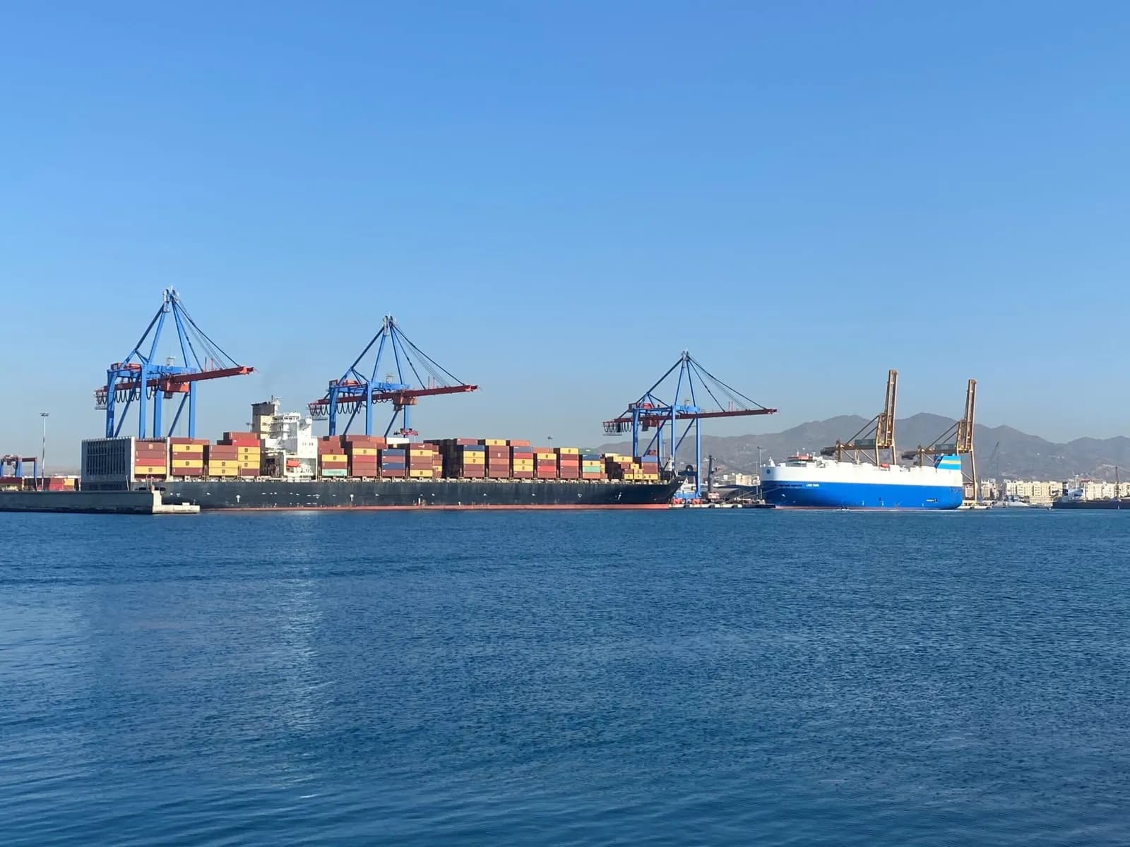 Noatum Terminal Málaga efectua, esta semana, unos 8.000 movimientos de mercancía contenerizada