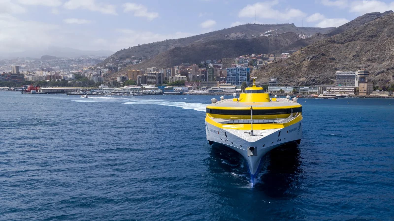 Fred. Olsen Express estima que unos 75.000 pasajeros viajarán durante el puente entre las Islas Canarias