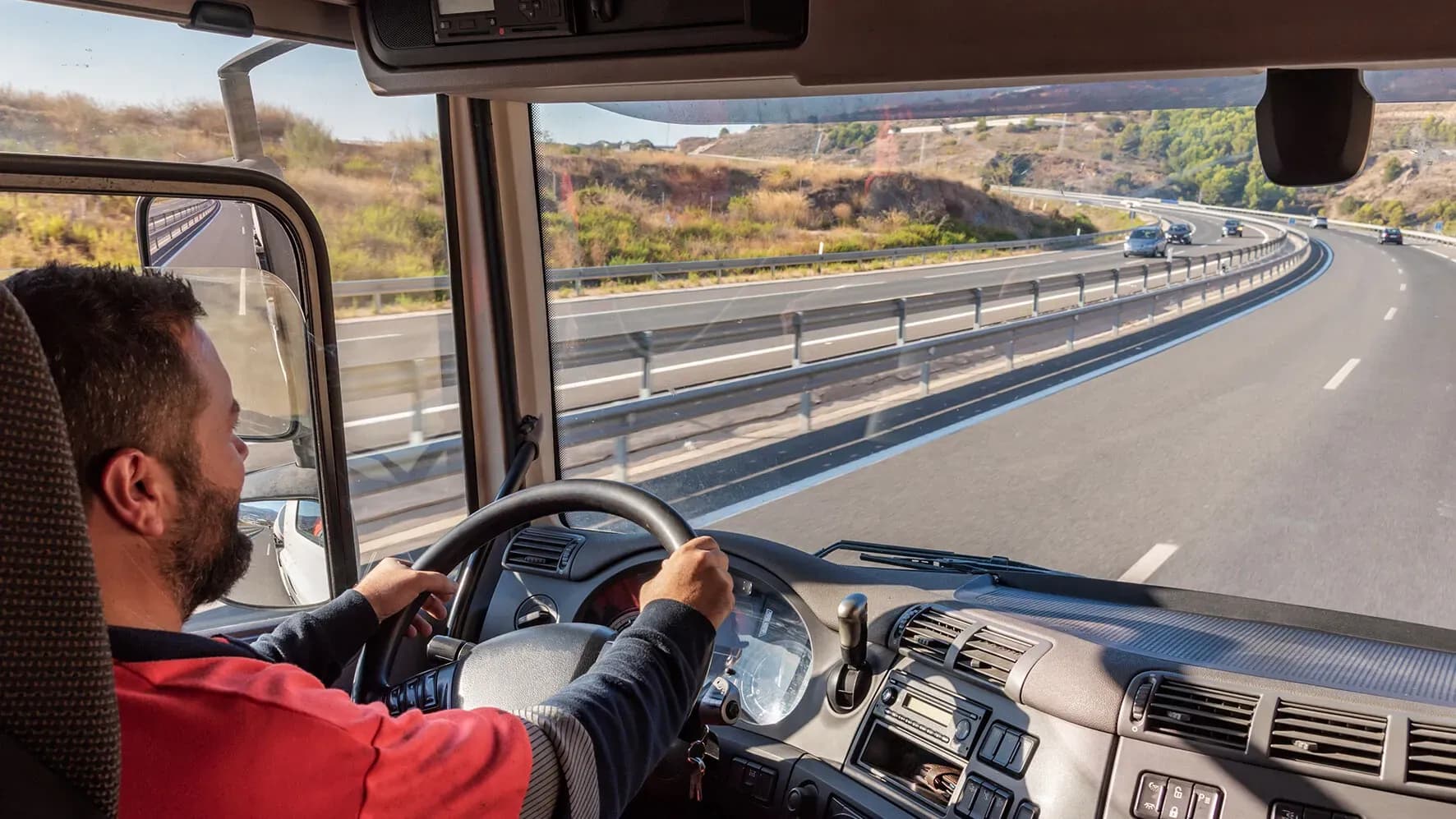 Transportes fija las condiciones para digitalizar los documentos de control del transporte por carretera