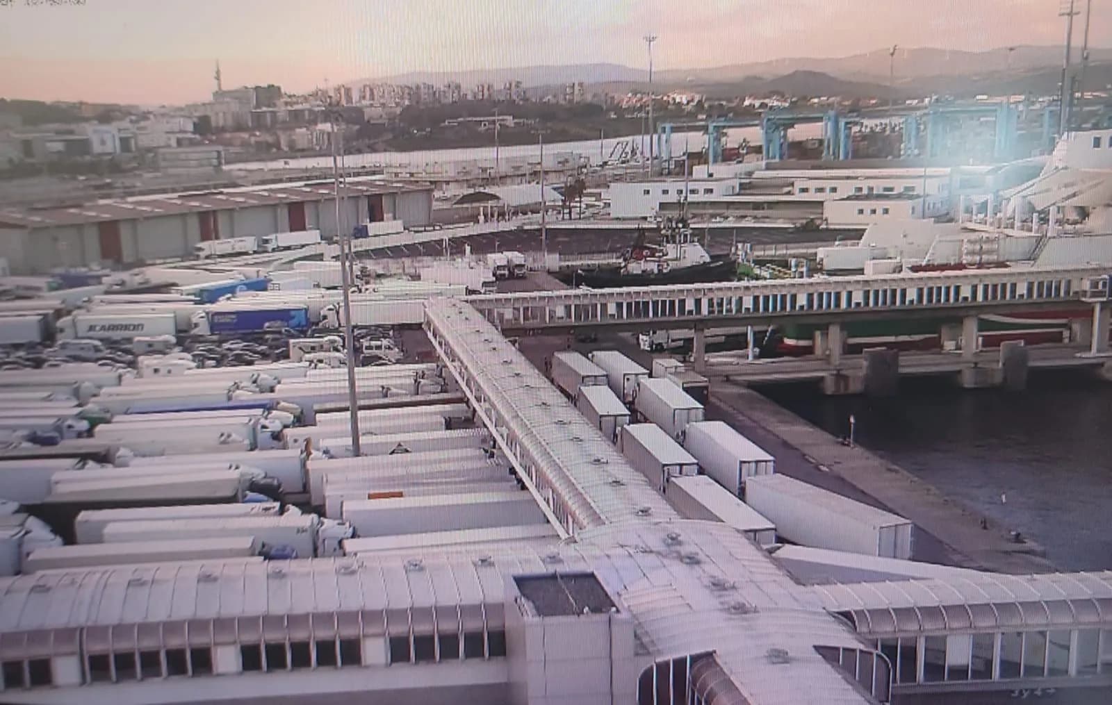 Coordinadora alerta de la sobrecarga del tráfico de camiones en el Puerto de Algeciras