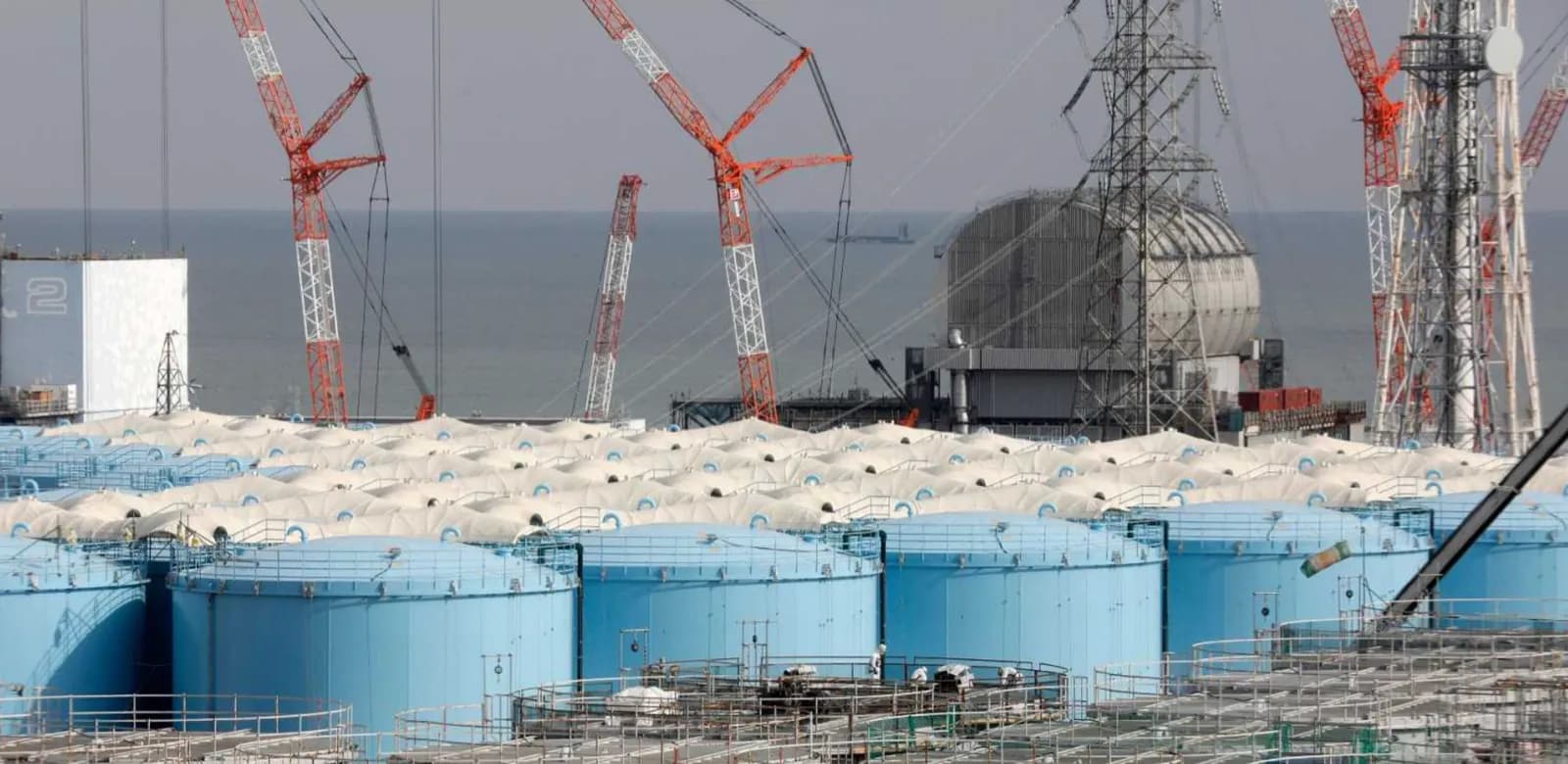 Japón anuncia que verterá al mar el agua contaminada de Fukushima a partir de 2023