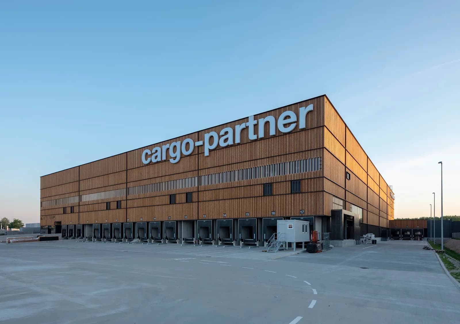 Cargo-partner amplía su cooperación logística en múltiples sectores a nivel global