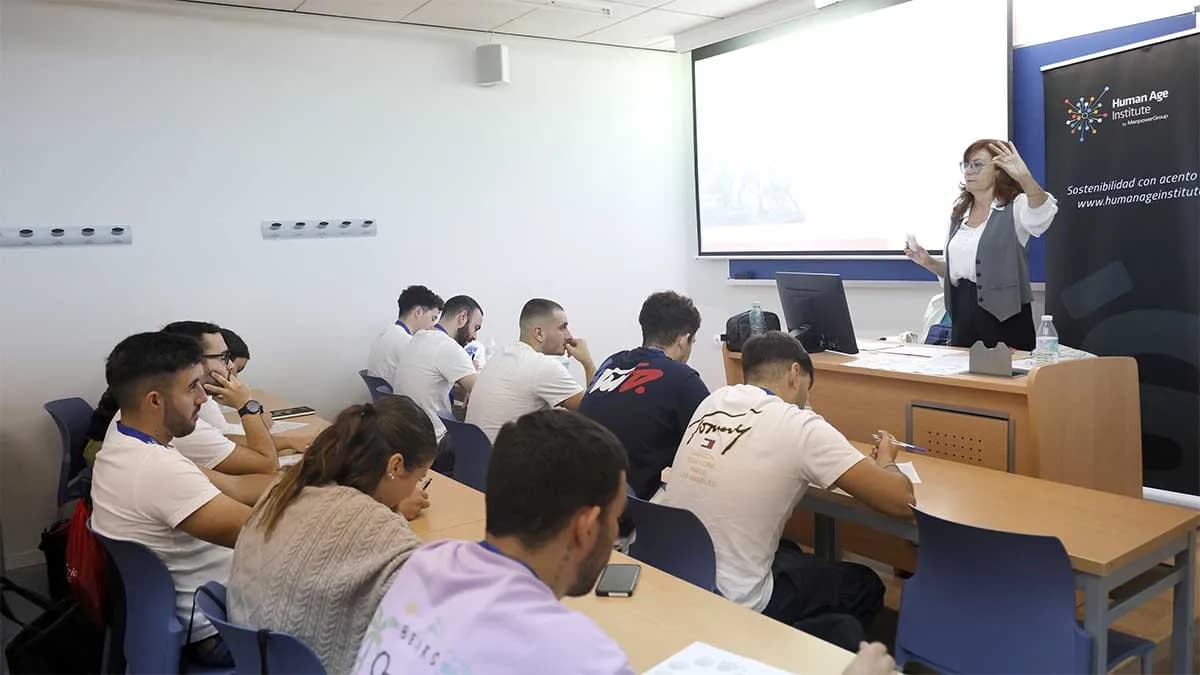 La Cátedra Fundación Moeve premia a los mejores trabajos fin de estudios en transición energética y biodiversidad