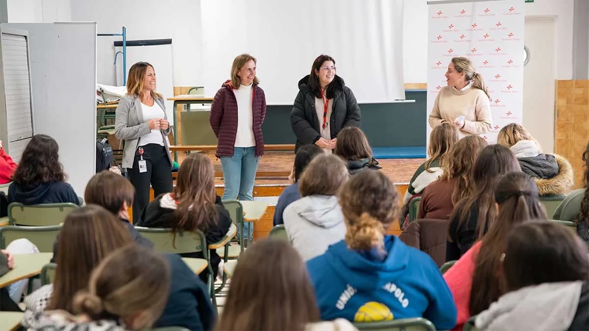 La Fundación Cepsa e Inspiring Girls fomentan la participación femenina en carreras tecnológicas