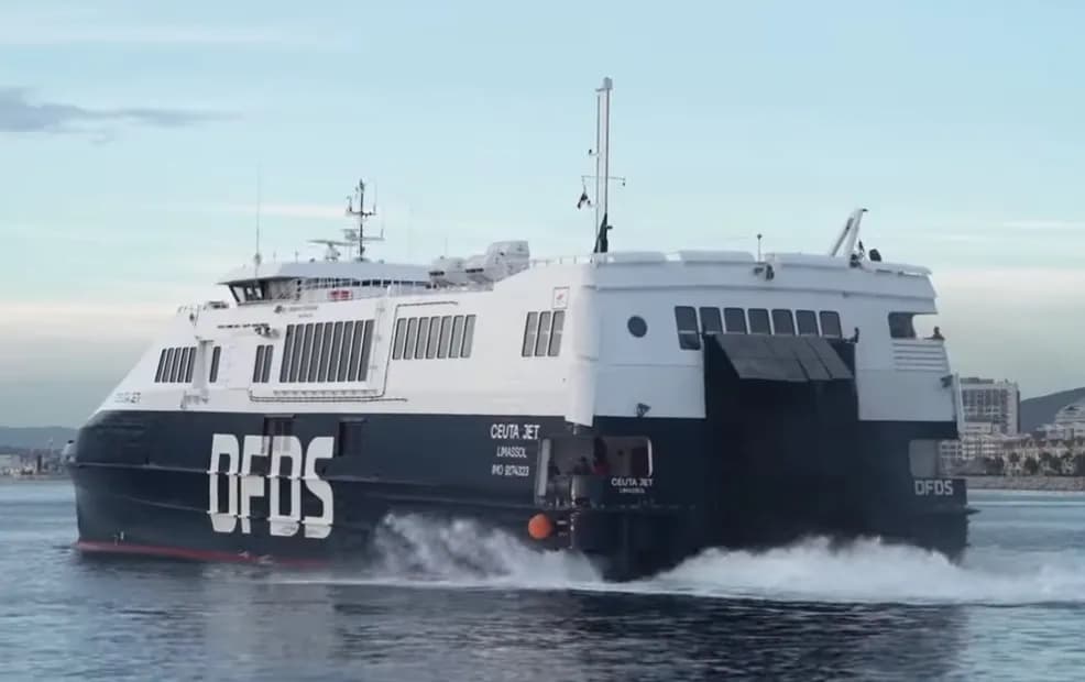 Los grupos municipales de Tarifa apoyan el mantenimiento de empleos en la naviera FRS/DFDS