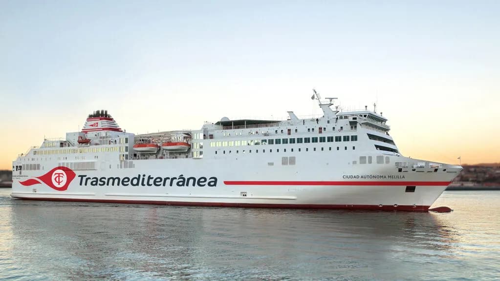 El «Ciudad Autónoma Melilla» retoma la ruta con Málaga tras su renovación y relevo en la línea Huelva-Canarias