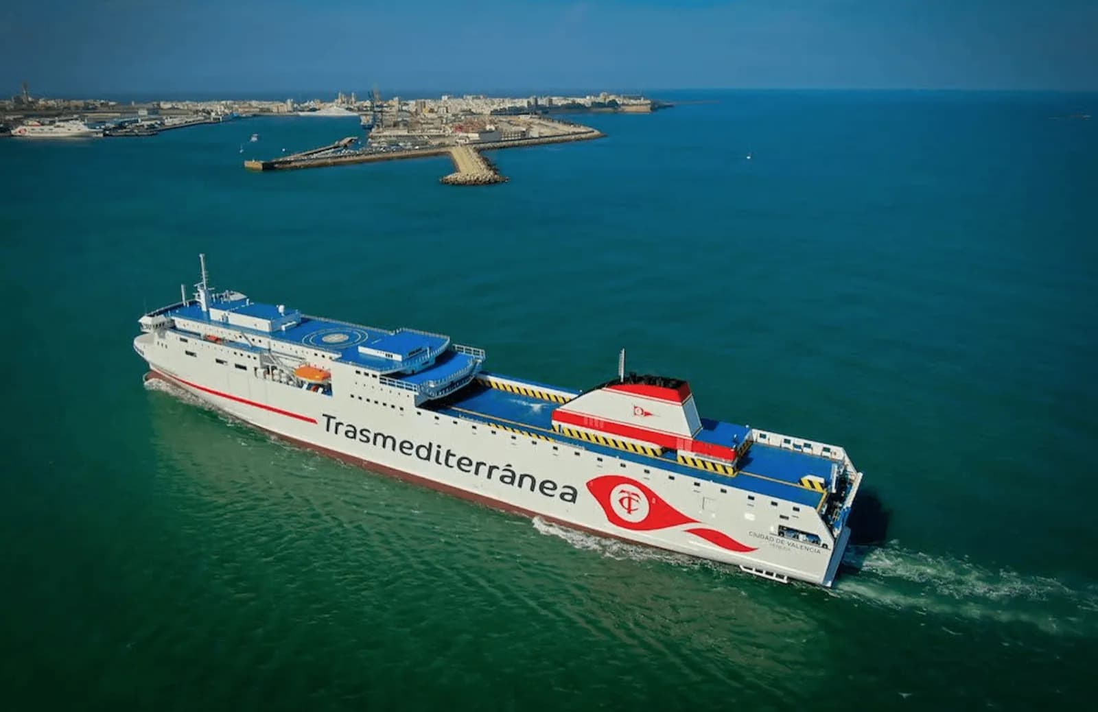 Grupo Armas Trasmediterránea presenta su plan de conectividad para las Islas Canarias en 2025