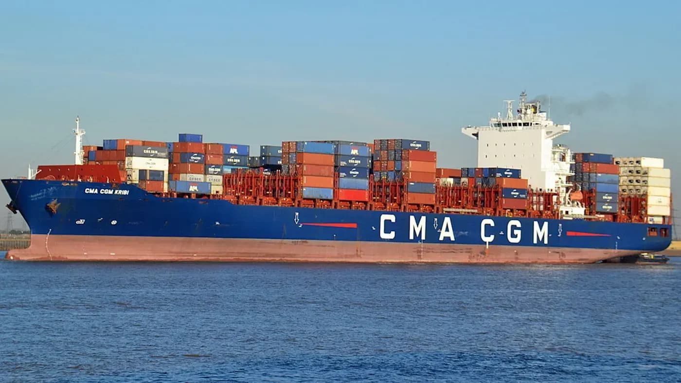 Un portacontenedores de CMA CGM cruza el estrecho de Ormuz