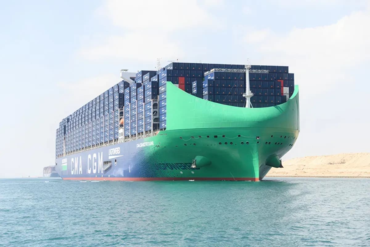 El portacontenedores CMA CGM Notre Dame transita por primera vez el Canal de Suez rumbo a la Bahía de Algeciras