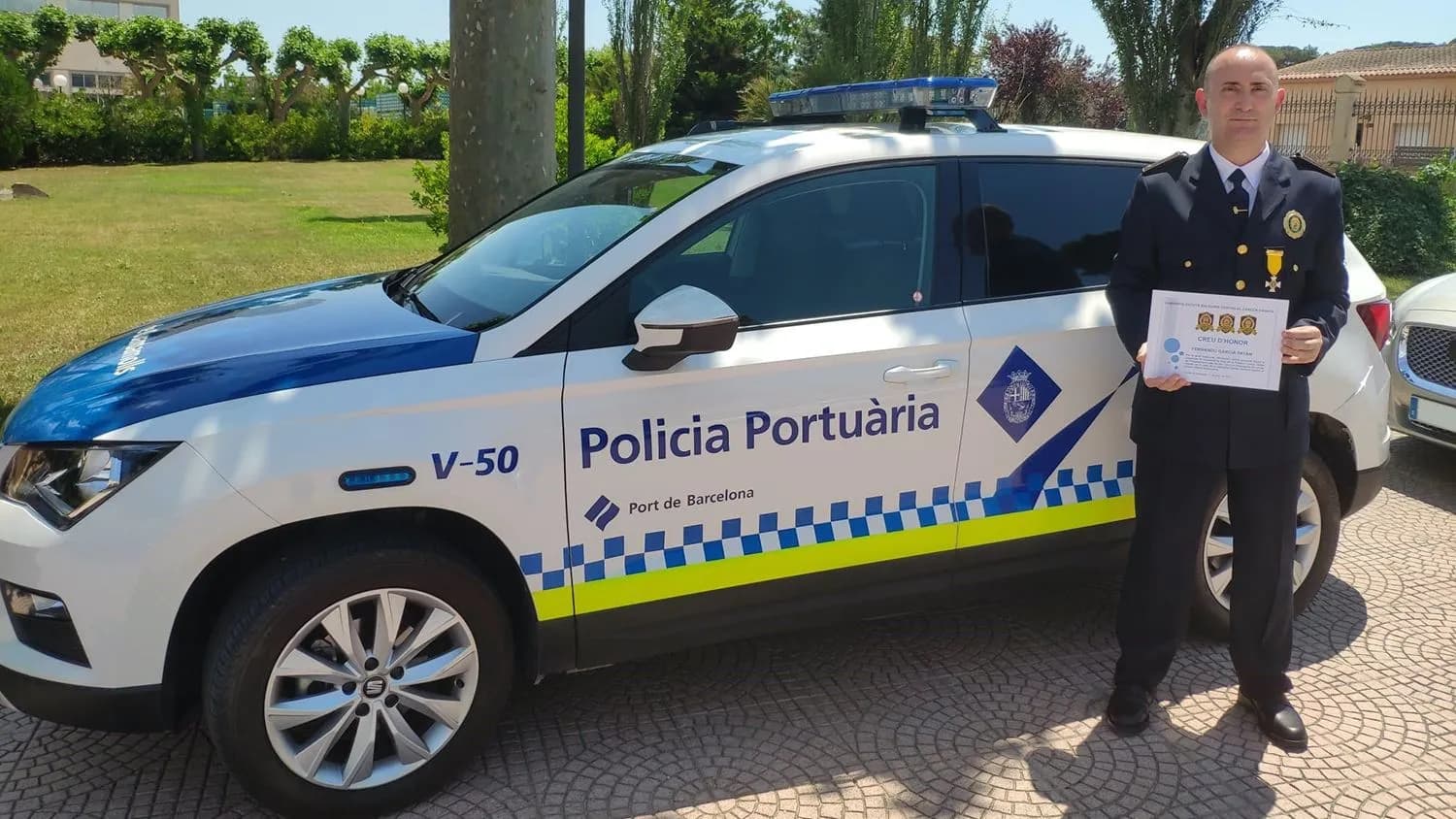 Condecoran a la Policía Portuaria de Barcelona por su implicación en la campaña «Pels valents»