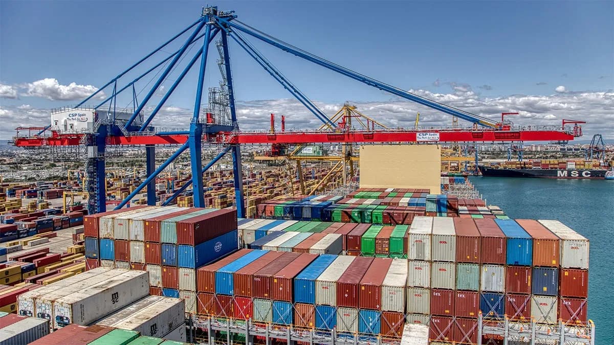Los fletes de exportación desde el Puerto de Valencia moderan su caída