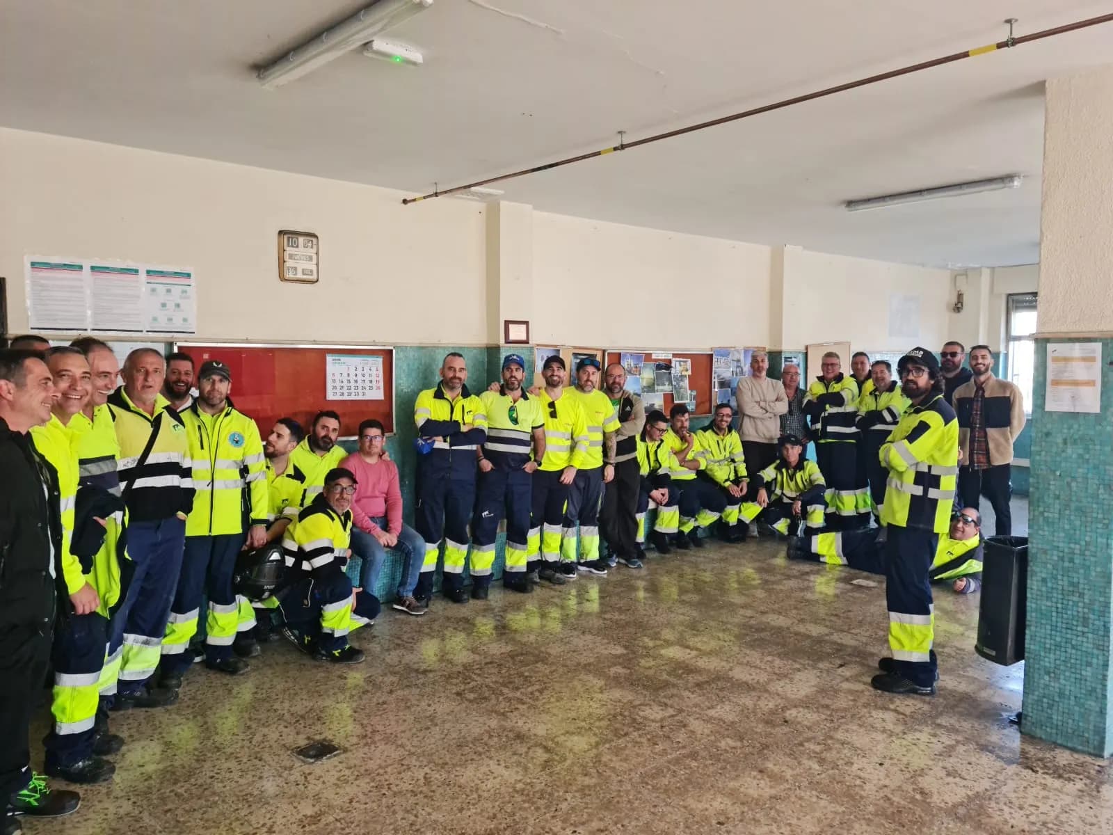 Los estibadores de Cádiz mantienen sus reivindicaciones sin afectar la actividad portuaria