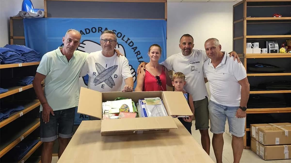 Coordinadora Solidaria del Puerto de Algeciras distribuye material escolar a 130 menores en situación de vulnerabilidad