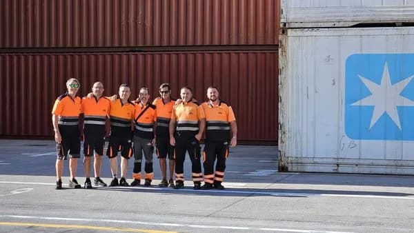 Estibadores del Puerto de Santa Cruz de Tenerife completan formación como controladores de mercancías
