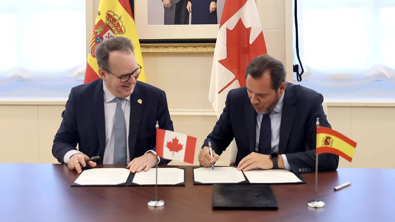 España y Canadá firman un memorando para crear un corredor marítimo verde