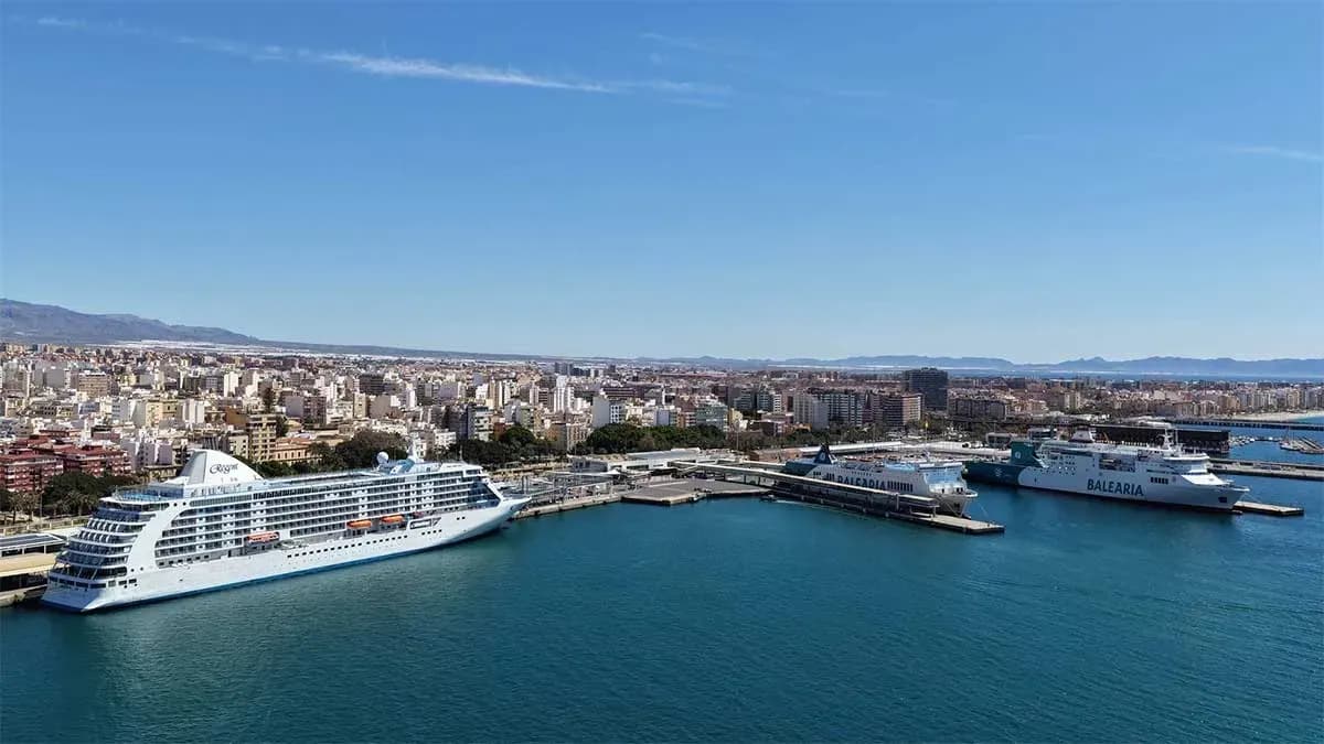 El Puerto de Almería abre la temporada de cruceros con 30 escalas programadas hasta diciembre