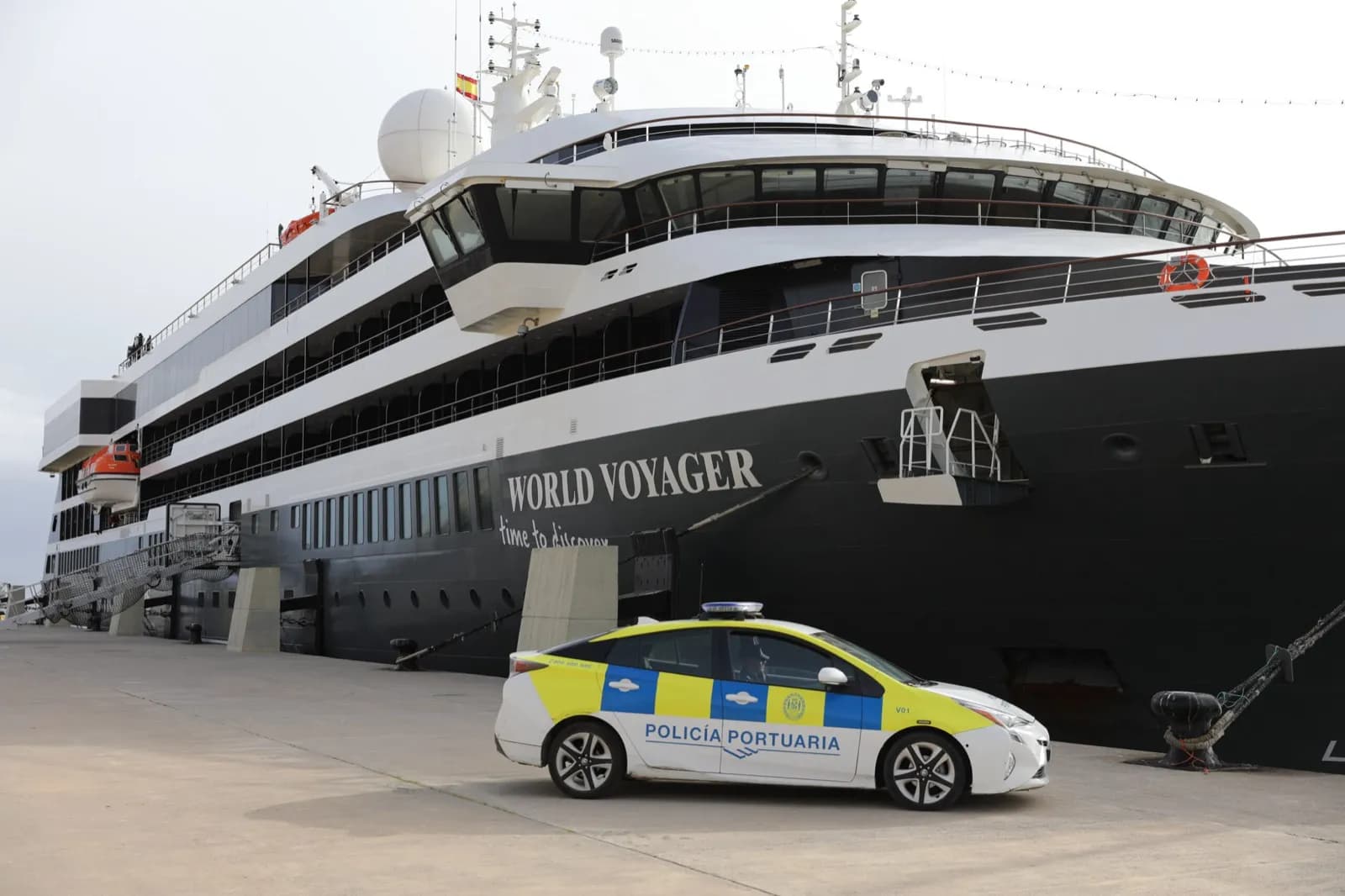 El crucero “World Voyager” hace escala por primera vez en el puerto de Ceuta