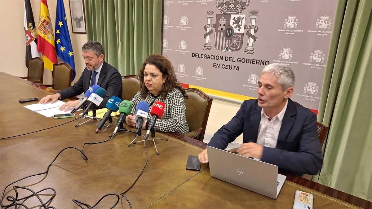 El Puerto de Ceuta confirma que se ha neutralizado el 80% del fueloil tras la rápida actuación de emergencia