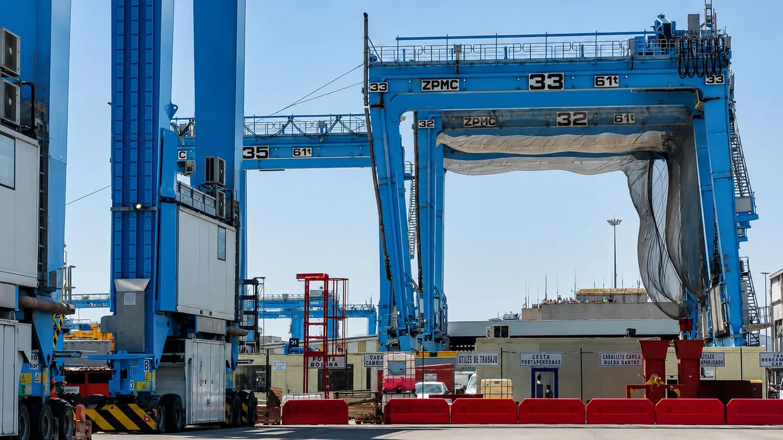 APM Terminals Algeciras begins the removal of four RTG cranes after more than 25 years of service