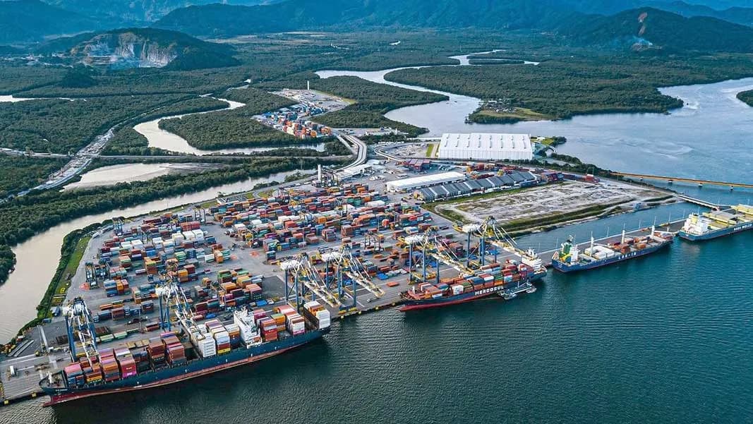 DP World y Maersk acuerdan ampliar servicios en el puerto de Santos
