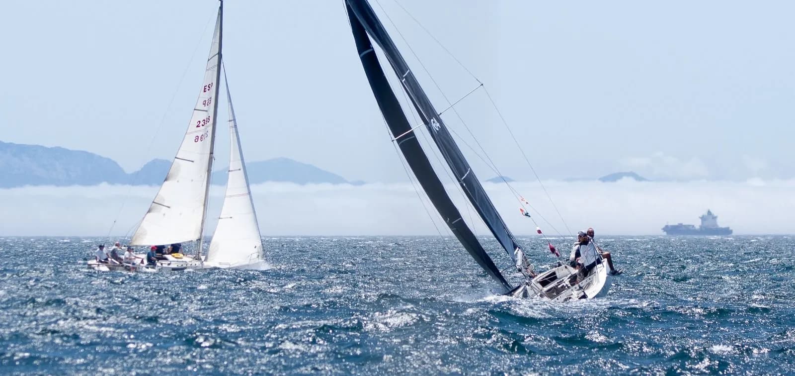 Una treintena de barcos se retan este sábado en la decimoprimera edición de la regata entre Algeciras y Ceuta