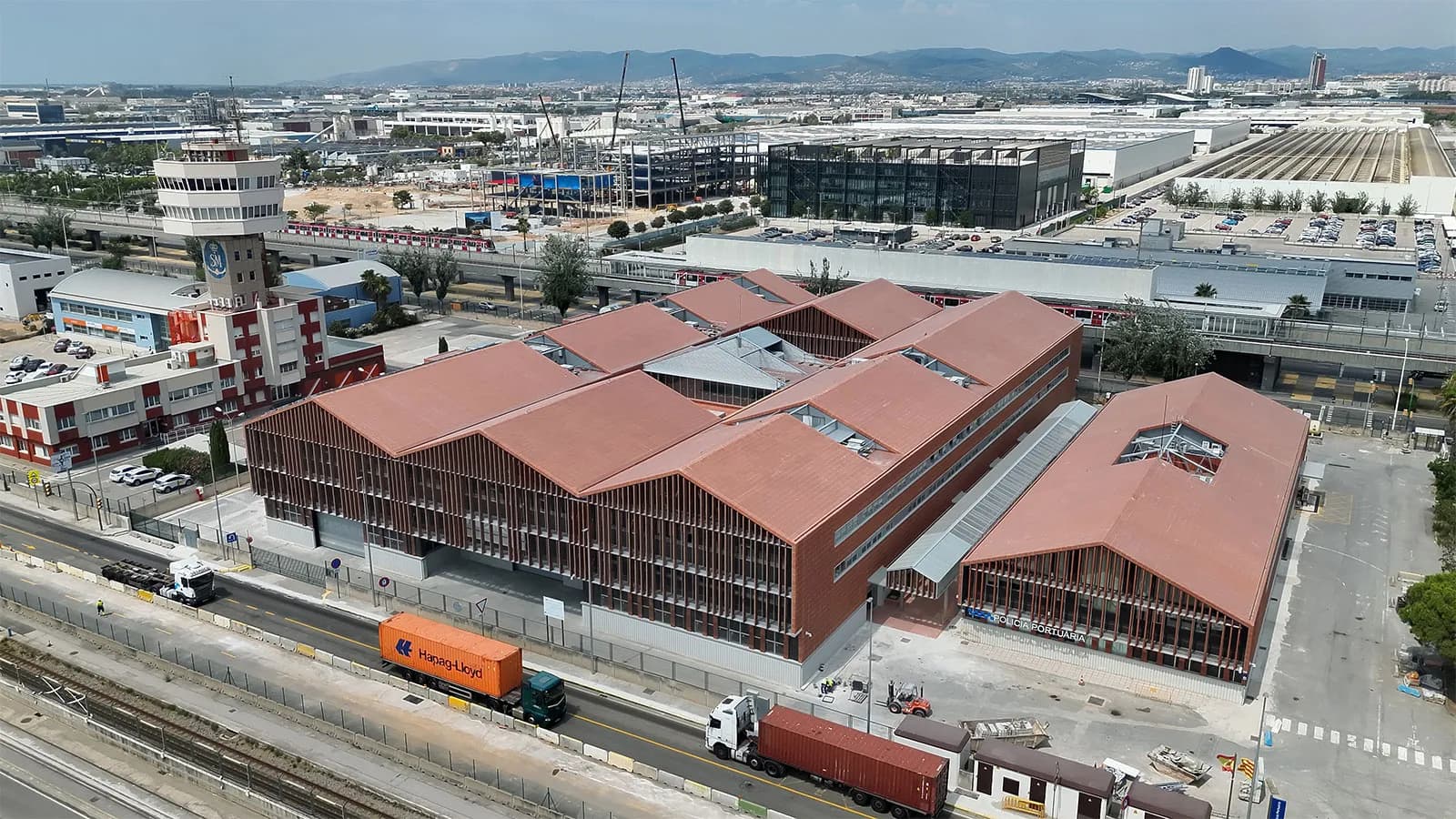 El Puerto de Barcelona concluye la reforma del edificio ASTA con una climatización que aprovecha el frío residual del GNL