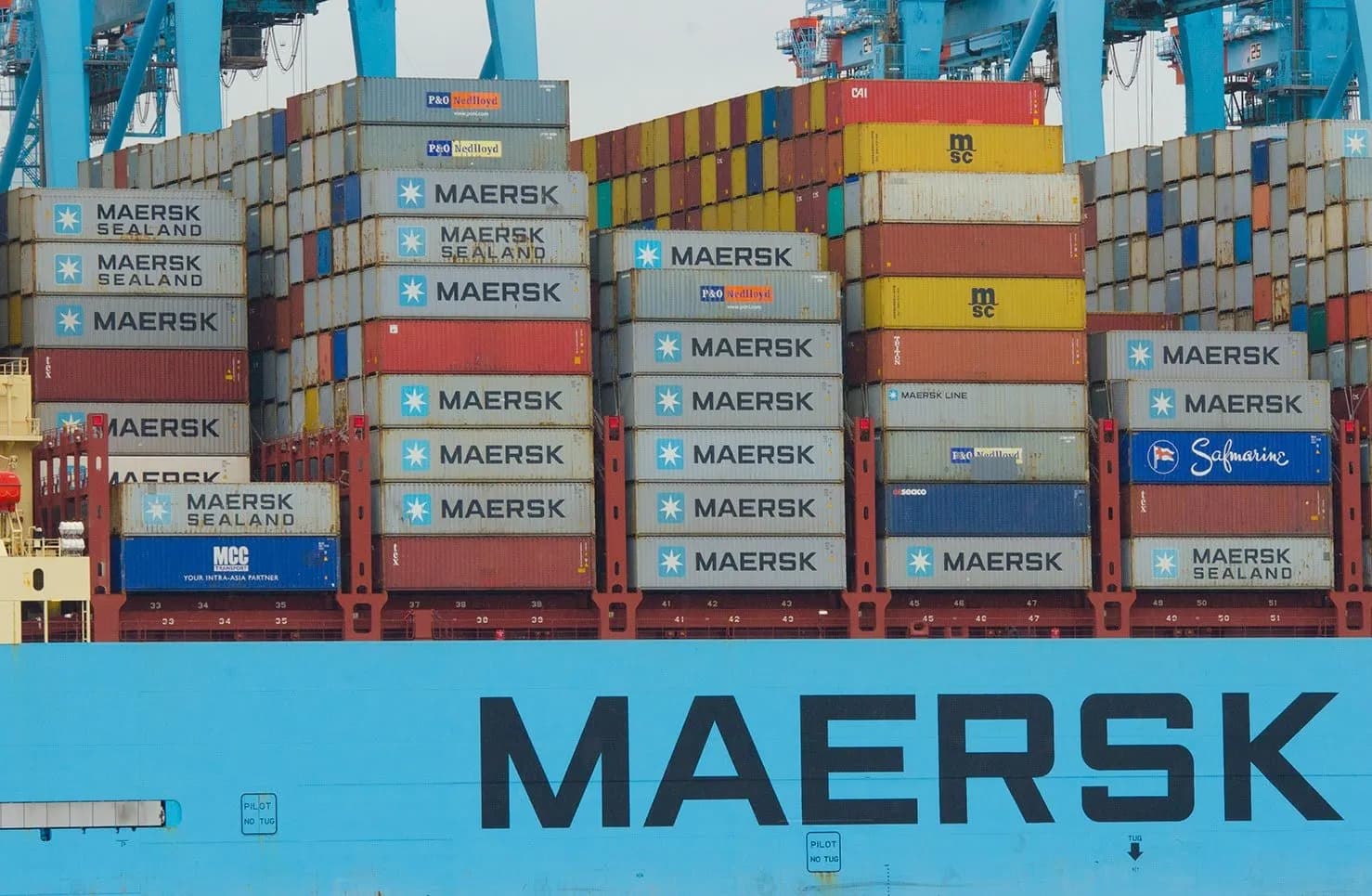 Maersk actualiza los recargos de contingencia de emergencia para rutas desde Omán y el Mar Rojo de Oriente Medio
