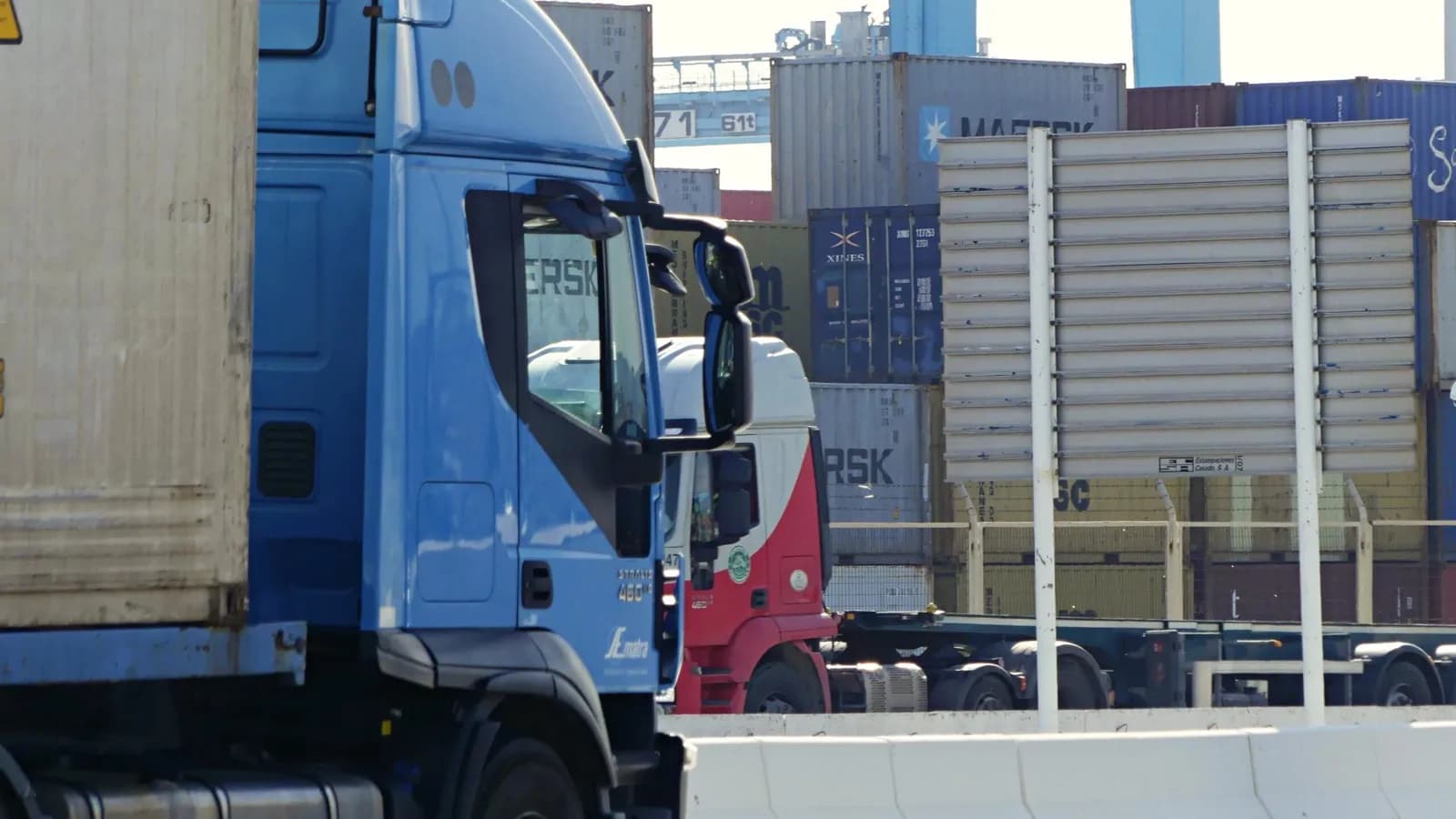 El Gobierno amplía en 50 millones de euros las ayudas para la transformación sostenible de las flotas de transporte por carretera