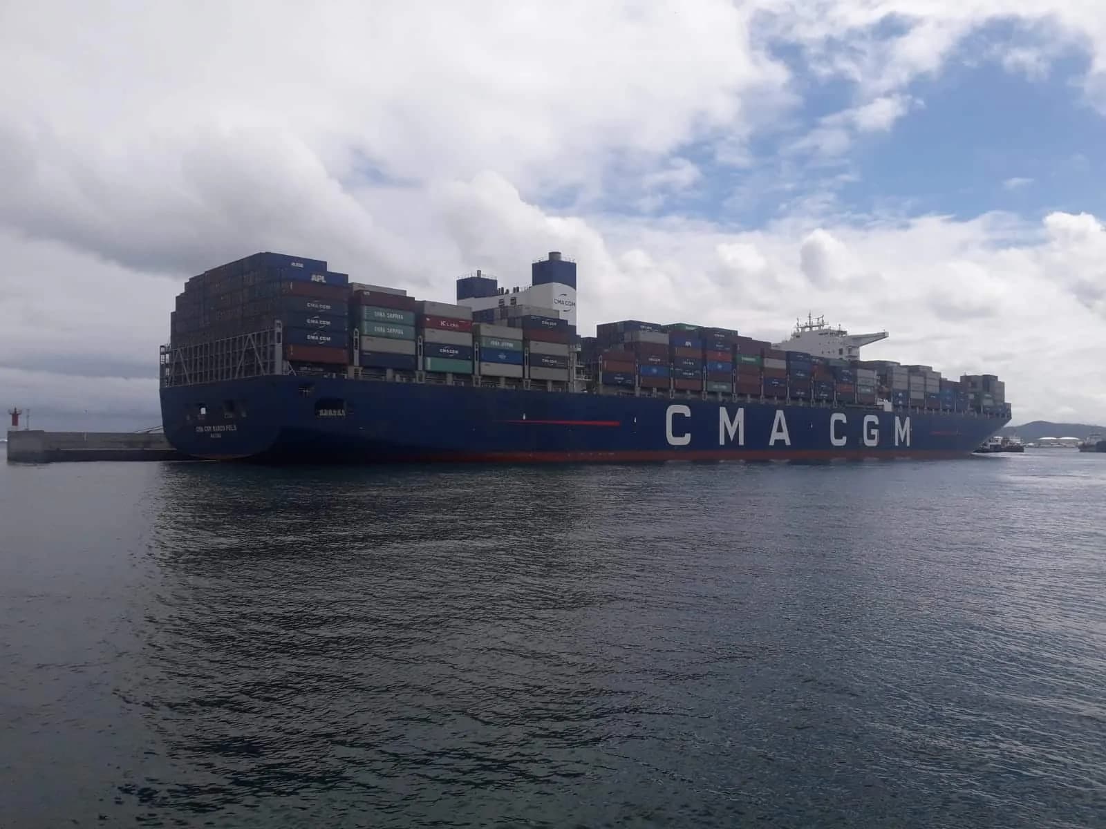 CMA CGM implementa recargos por temporada alta en rutas desde América del Norte hasta África Occidental
