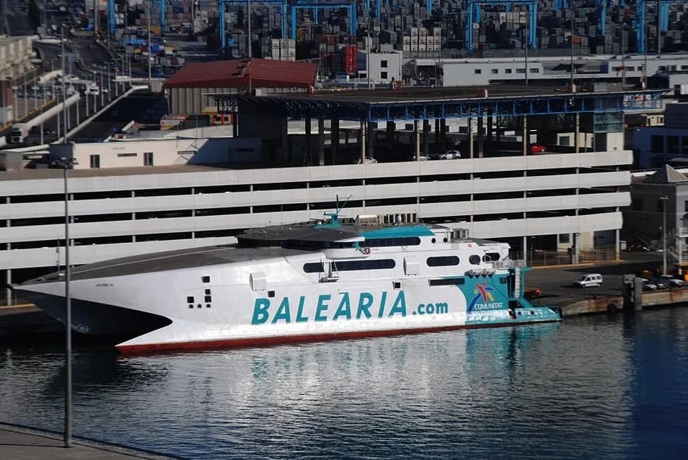 La CNMC investiga si continúa un cártel en la ruta marítima Algeciras-Ceuta