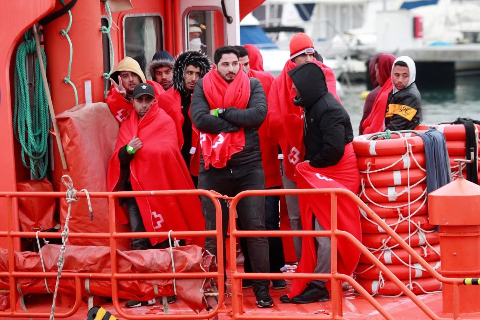 Al menos 197 inmigrantes llegan a las costas españolas en siete pateras durante el primer fin de semana de 2020