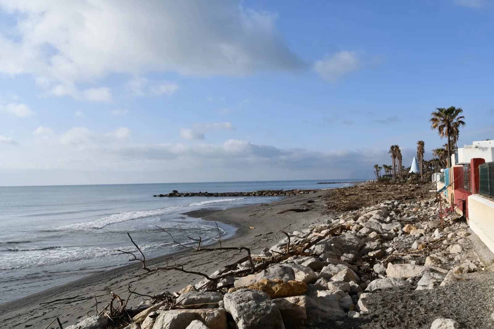 El alcalde de San Roque reclama a la APBA mayor consideración para las playas del municipio