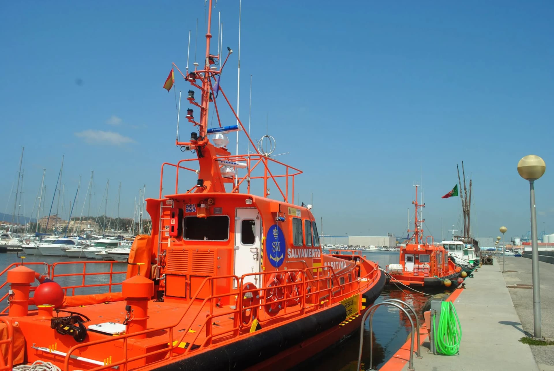 Salvamento Marítimo vuelve a verse desbordado tras el repunte de la migración